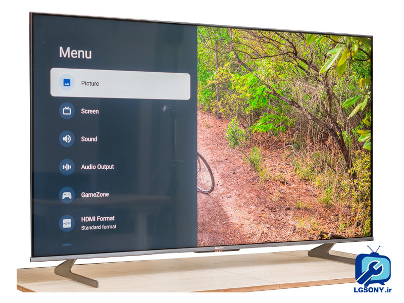 تلویزیون هایسنس مدل Hisense U8H یکی دیگر از تلویزیون مناسب فضای باز