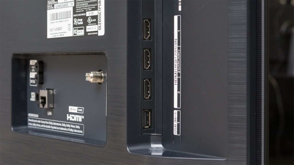 تصویر ورودی های جانبی تلویزیون ال جی C1 OLED