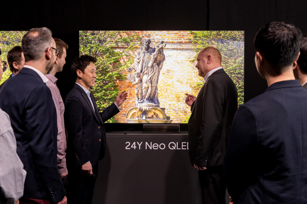 معرفی تلویزیونNeo QLED 8K 2024 با پردازنده جدید و قدرتمندNQ8 AIGen3 در سمینار فناوری اروپا