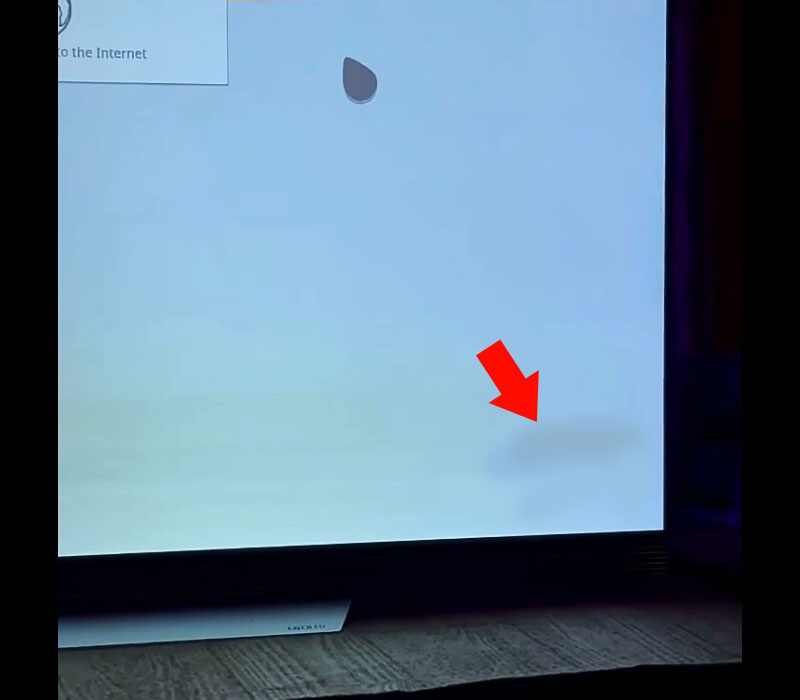 تلویزیون اولد OLED ال جی با پیکسلهای سوخته در پایین گوشه تصویر محل لوگوی شبکه خبر